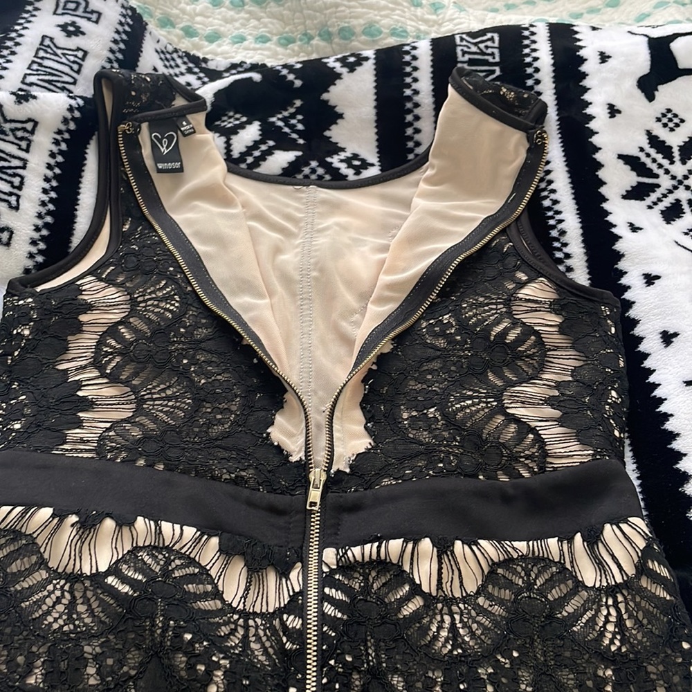 Dress - Picture 6 of 6